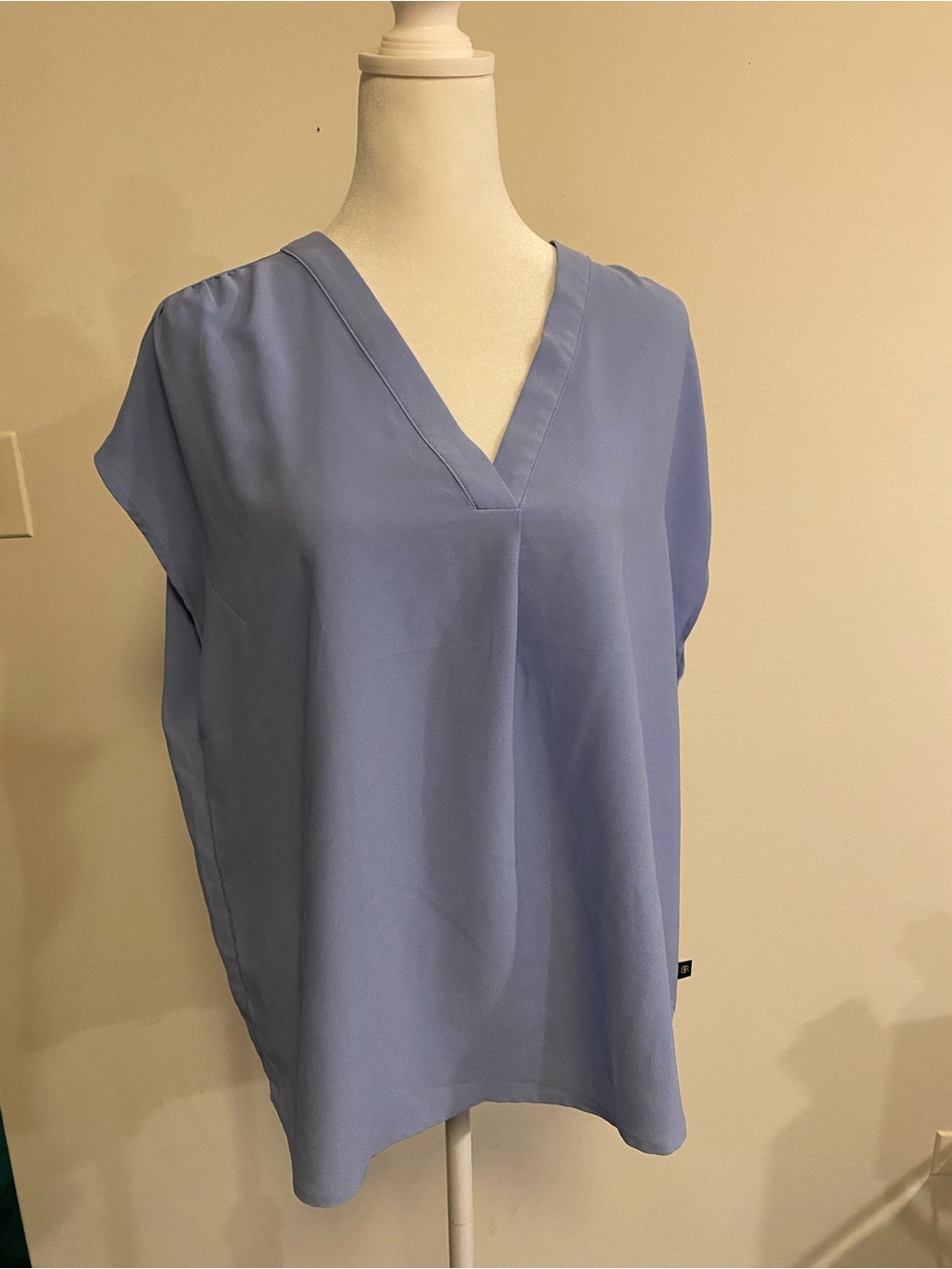 Banana Republic Light Blue V-Neck Cap Sleeve Blouse size Large